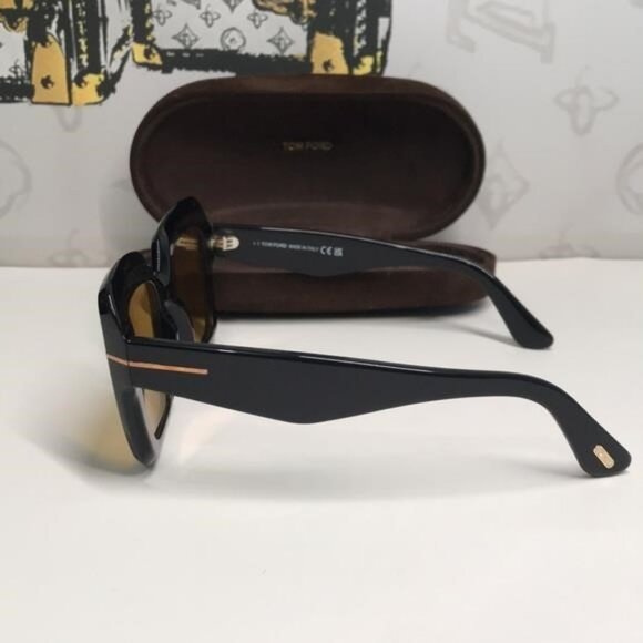 New Authentic Tom Ford TF1157 01E “Esme” Sunglasses – Shiny Black with Brown Len - Picture 9 of 12